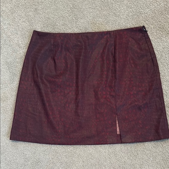 Express Maroon Mini Slit Skirt for Casual Wear - Picture 1 of 5